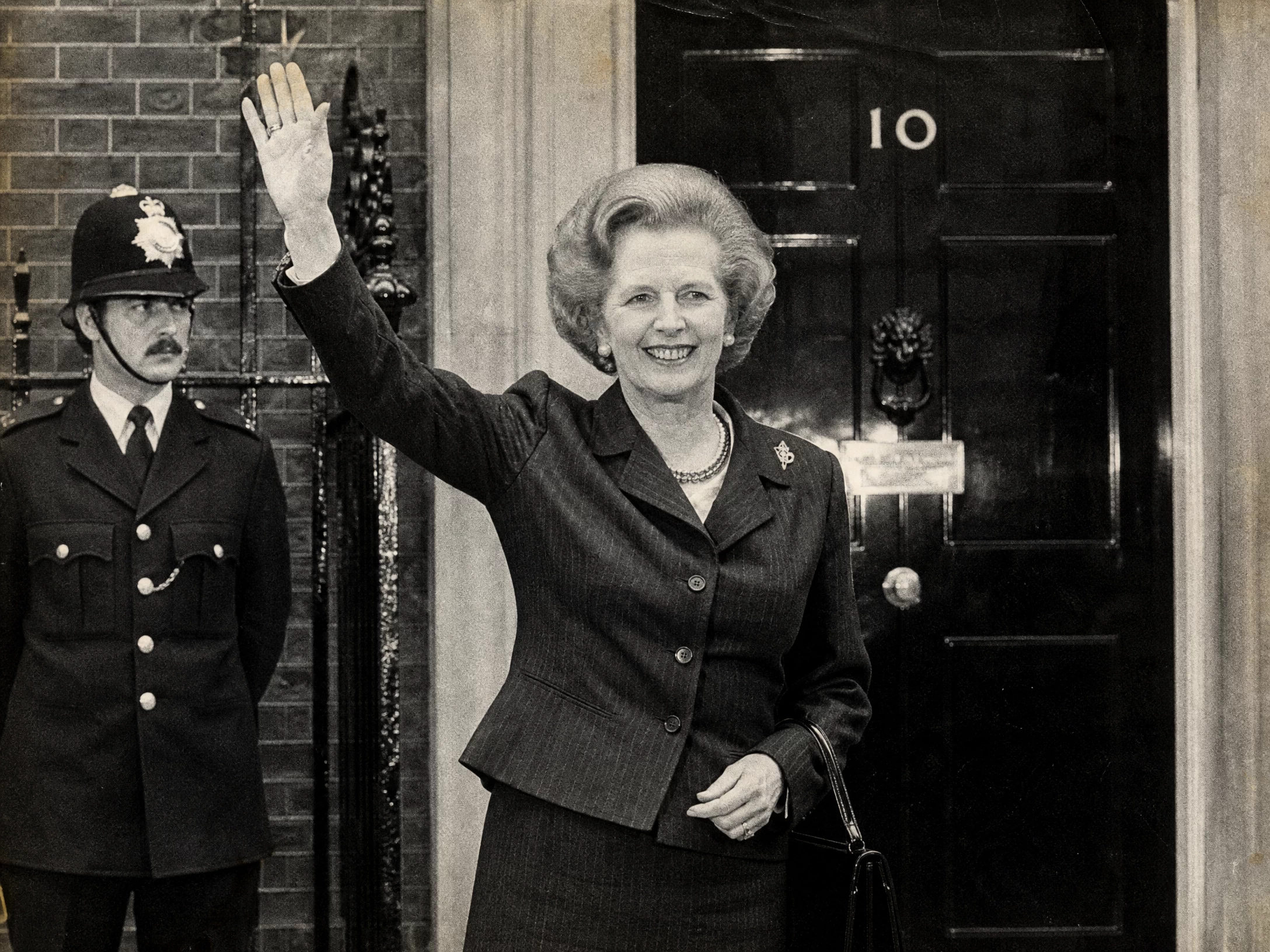 Margaret Thatcher outside No. 10